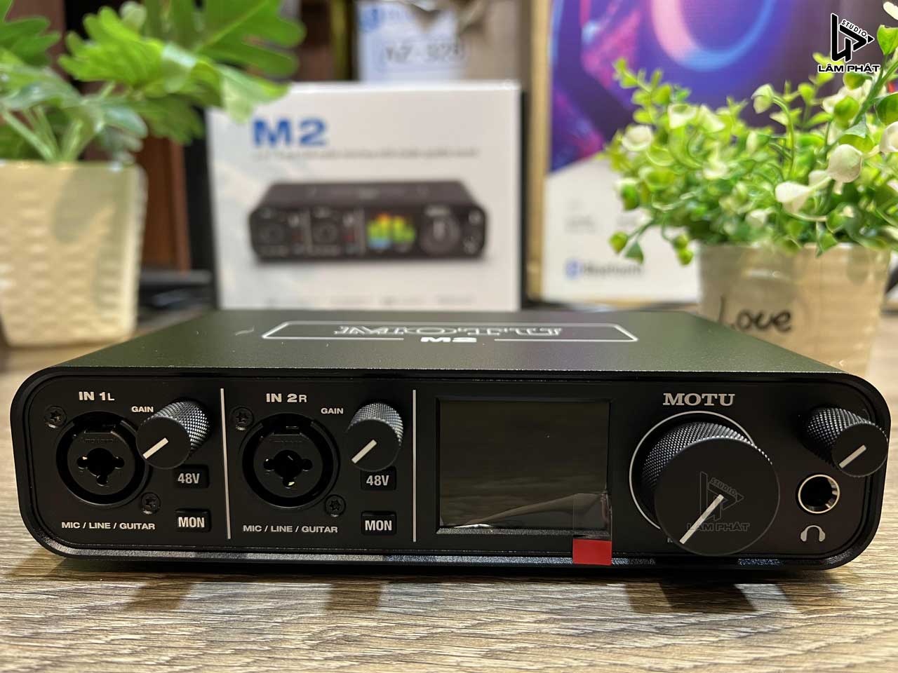 Sound card motu m2 trong Combo Motu M2 Micro AT2020