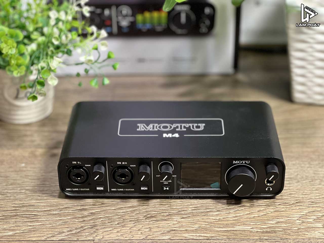 Combo Motu M4 và Micro Rode NT1 Gen 5th