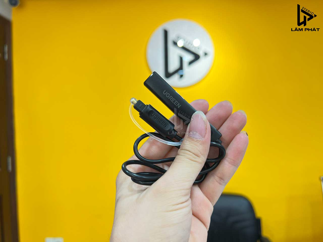 Bộ phát Bluetooth 5.0 từ cổng Optical Hỗ trợ âm thanh chất lượng cao chính hãng Ugreen 1 Bộ phát Bluetooth 5.0 từ cổng Optical Hỗ trợ âm thanh chất lượng cao chính hãng Ugreen